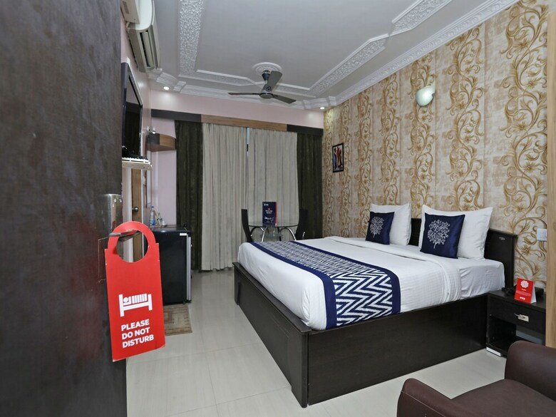 Hotel Oyo 9921 Nesh Inn Heritage