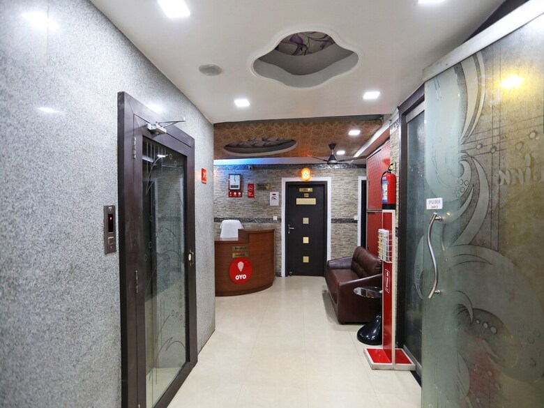Hotel Oyo 9921 Nesh Inn Heritage