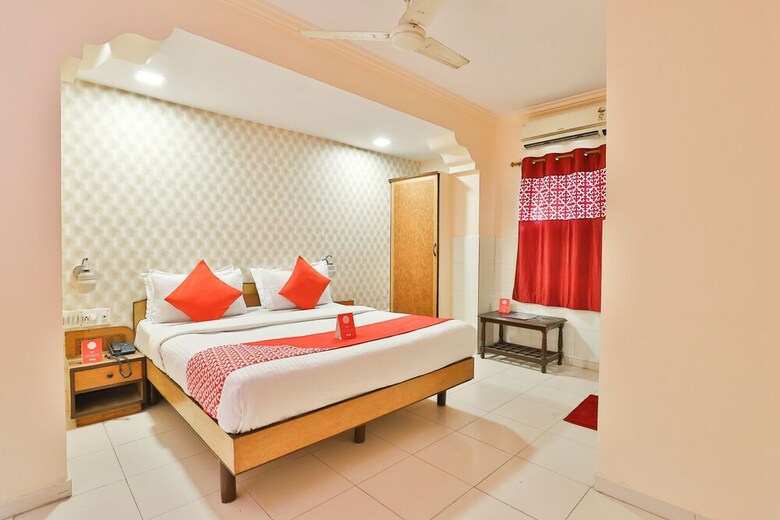 Oyo 11650 Hotel Grand Apple