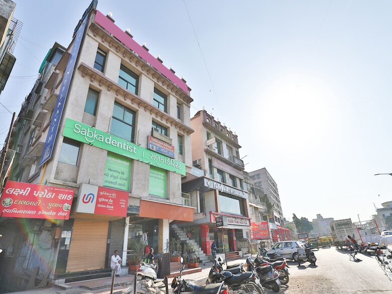 Oyo 10749 Hotel Neelkanth Bliss