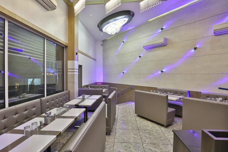 Oyo 11007 Hotel Amity