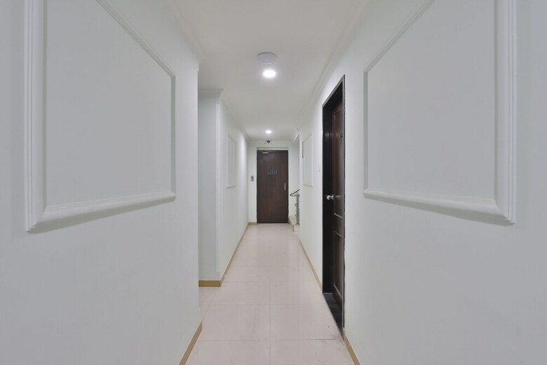 Oyo 11007 Hotel Amity