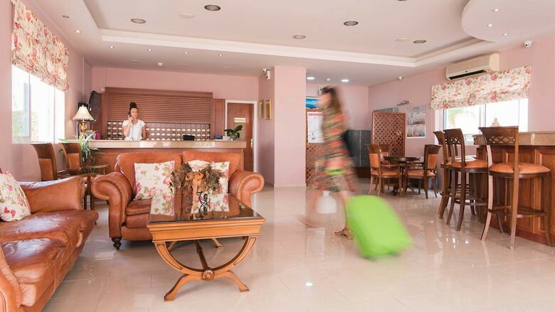 Apartamentos Yiannis Manos