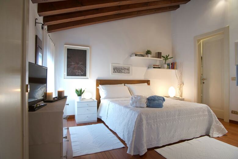 Apartment Deluxe Via Isola Di Mezzo