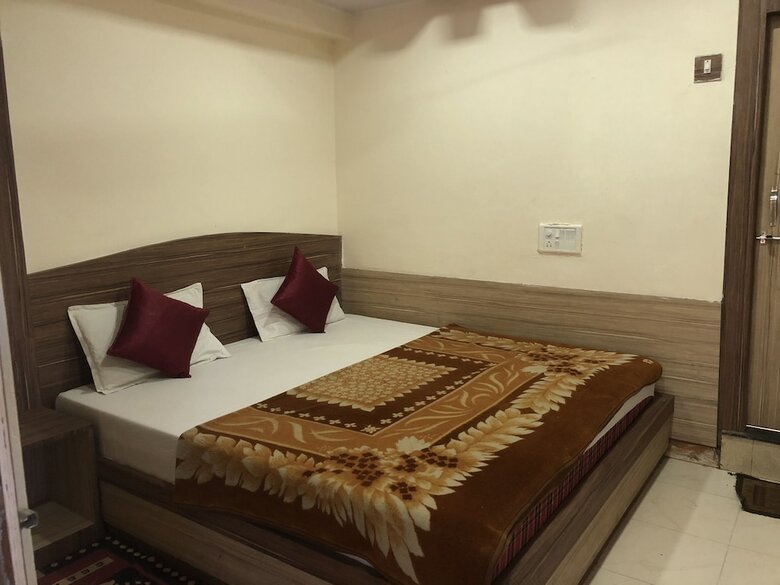 Hotel Satpura Safari