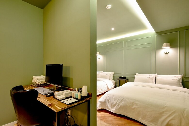Hotel The M