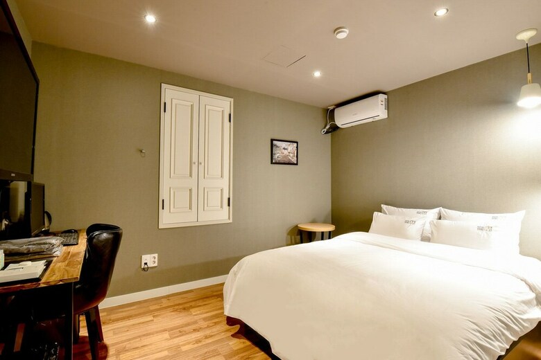 Hotel The M