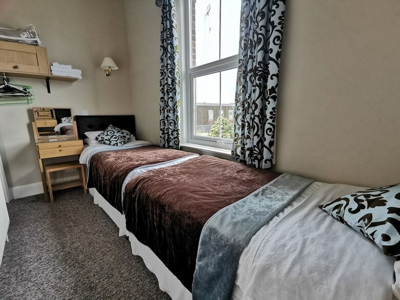 Fernhurst Holiday Apartments
