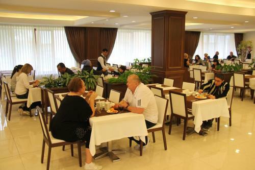 Chinar Hotel & Spa