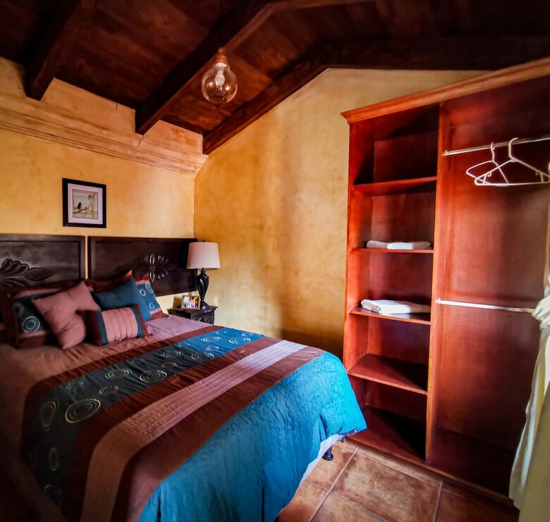 Bed & Breakfast Central Bougainvillea