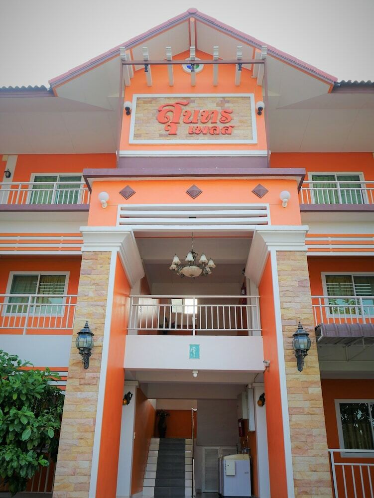 Hotel Suntorn Place