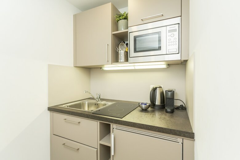 Room 4 Apartments