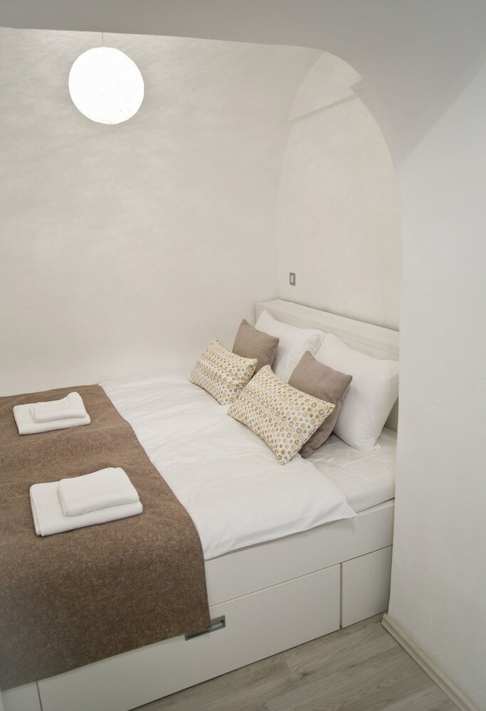 Aparthotel Apartments Hi?a Pod Gradom