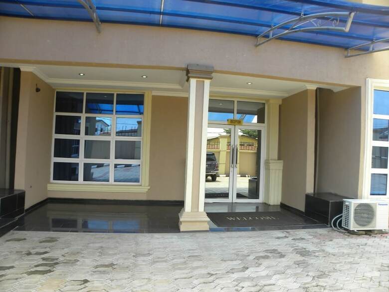Hotel Grandy Suites