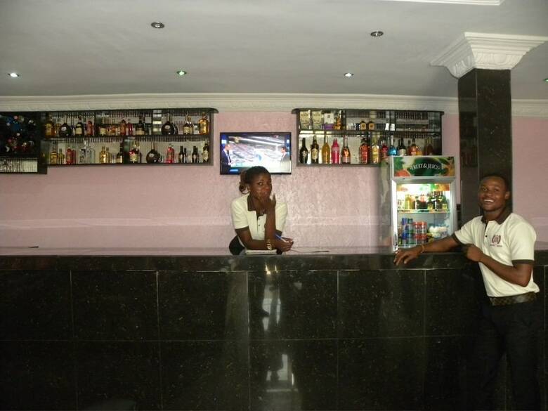 Hotel Grandy Suites