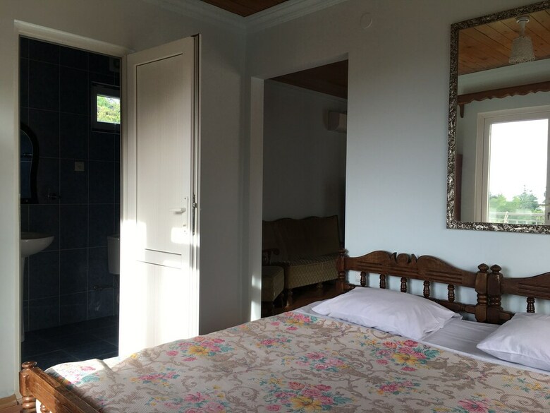 Hotel White Guest House