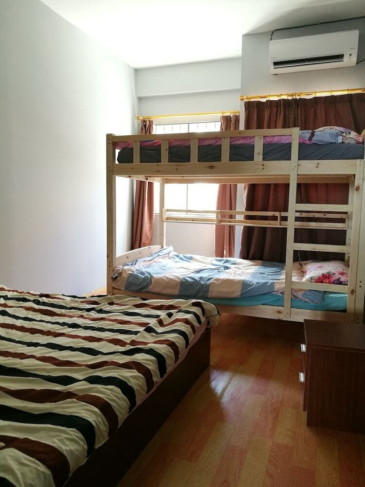 Hotel Oceanus Backpackers Hostel