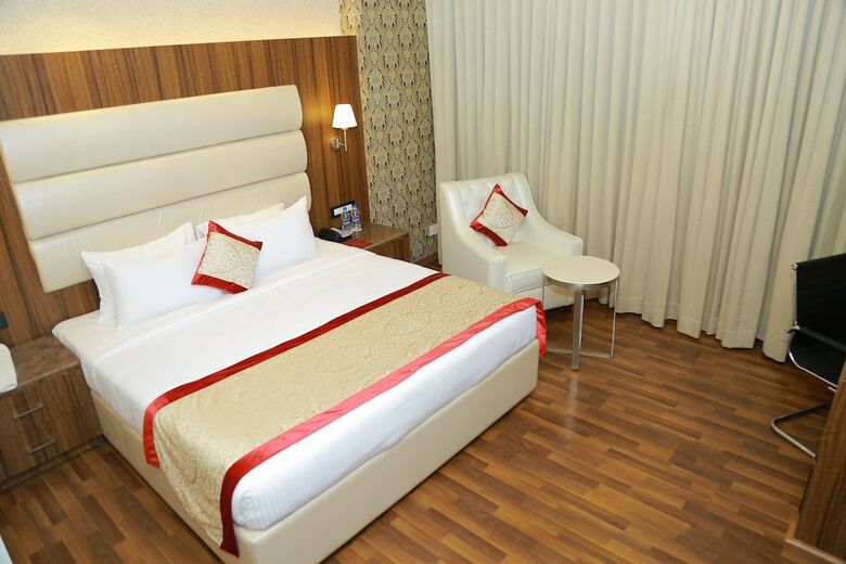 Ss Lumina Hotel