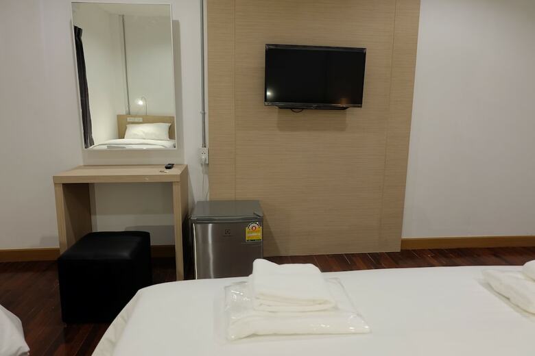 Hotel F Plus F Hostel