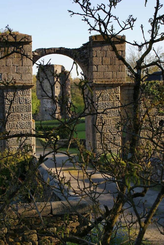 Hotel Ch�teau de La Chasse-guerre