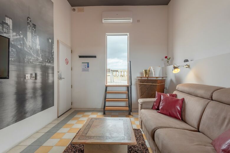 Hotel Maleth Inn Guest House