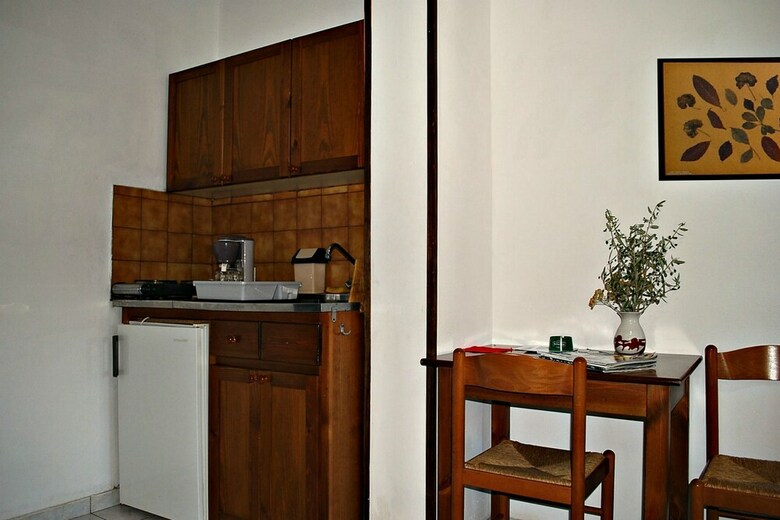 Iliostasi Beach Apartments