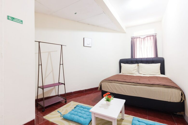 Hotel Pele Backpacker Guesthouse