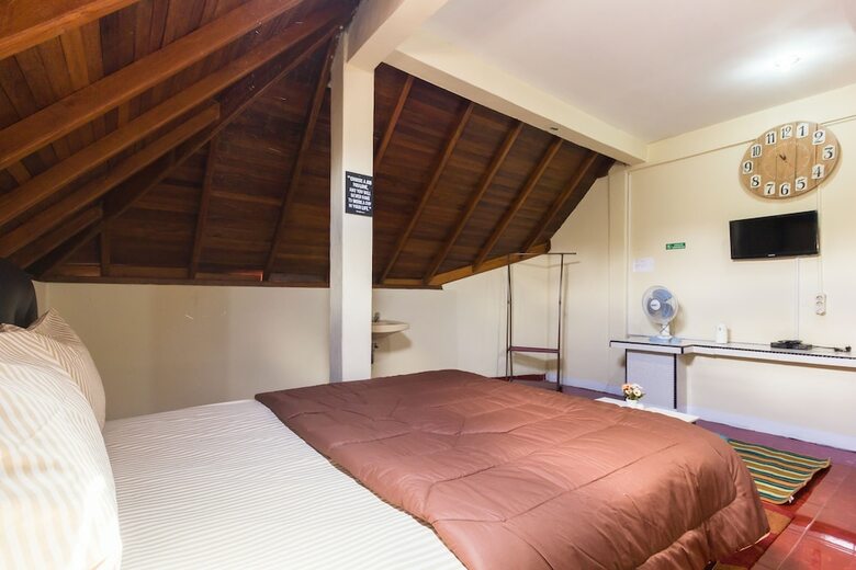 Hotel Pele Backpacker Guesthouse
