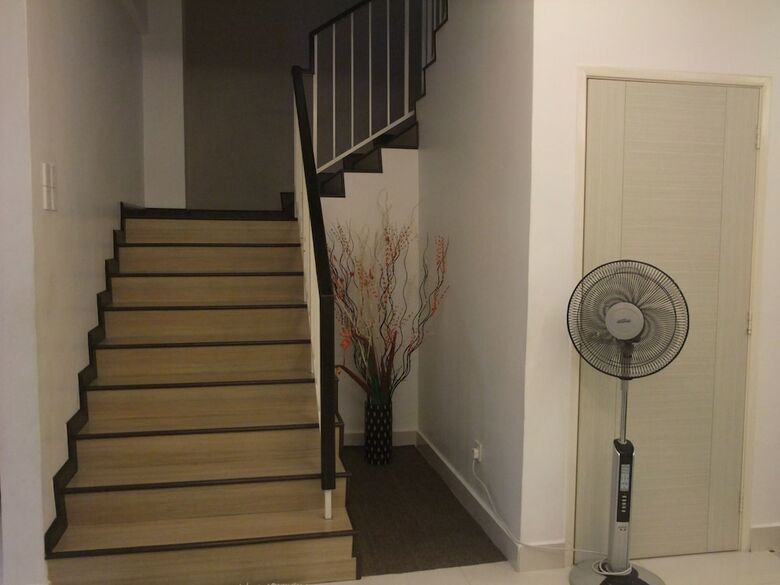 Ibook 1 - Luxury Holiday Homestay