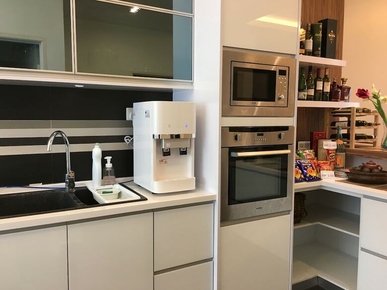 Ibook 1 - Luxury Holiday Homestay