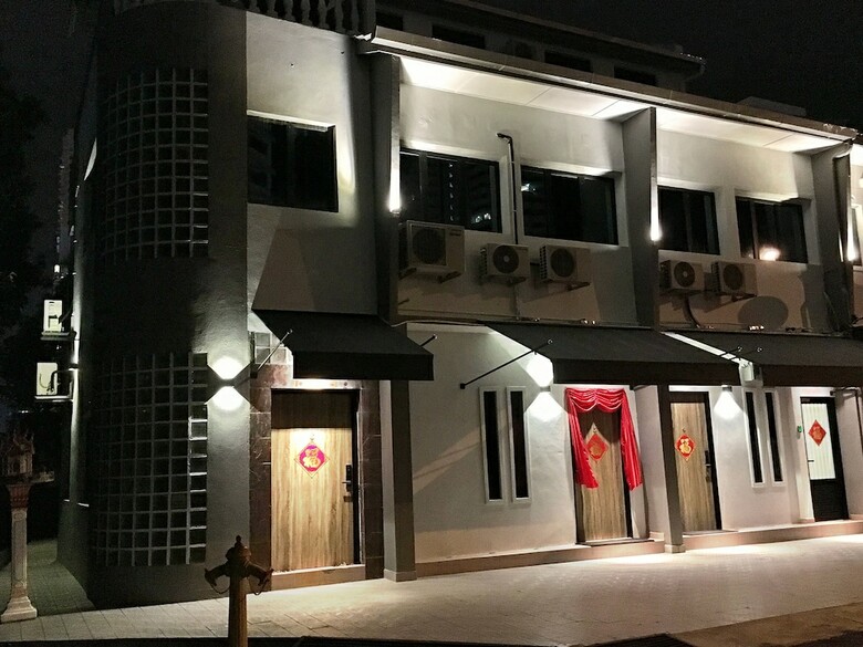 Hotel Ibook 4 - Deluxe 2bedroom Gurney Suites