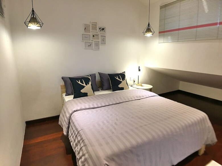 Ibook 10 - Deluxe Loft Suites Room