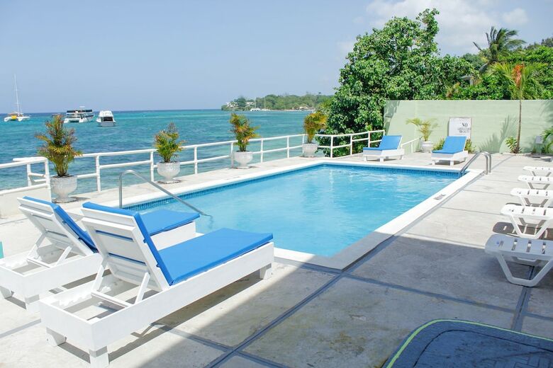 Hotel Ocean Palms Resort