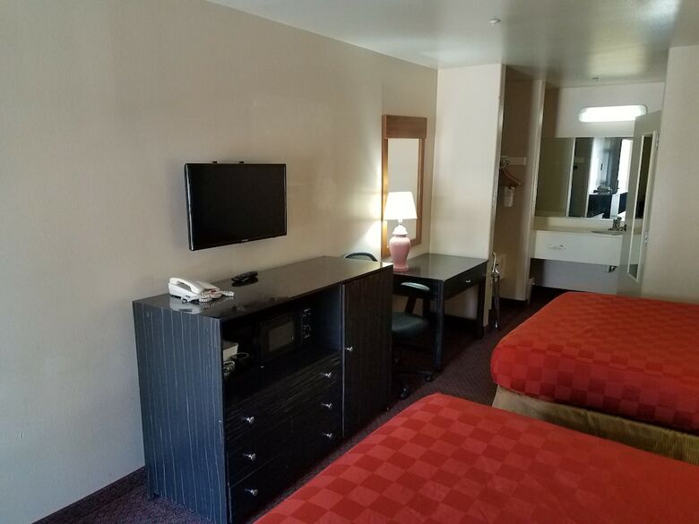 Motel Olive Tree Inn & Suites