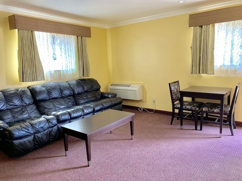 Motel Olive Tree Inn & Suites