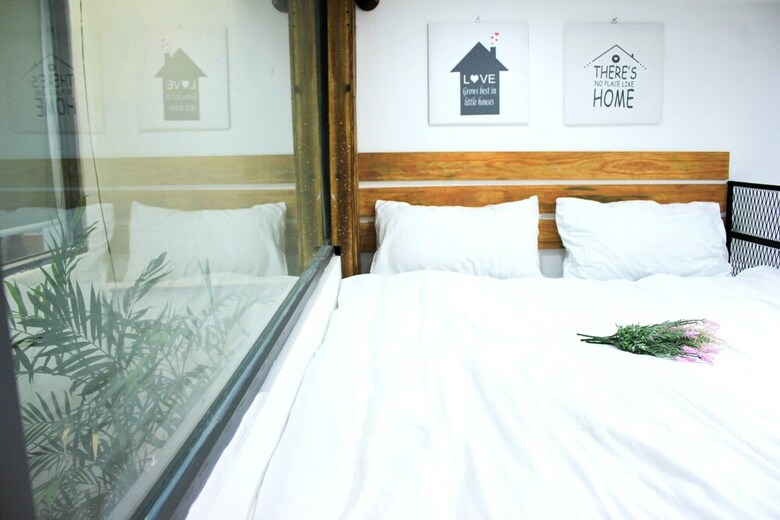 Hotel Saigon Bed Station