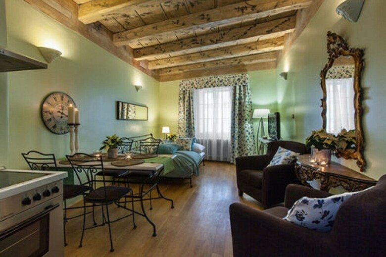 Charming Prague Apartments At Black Star