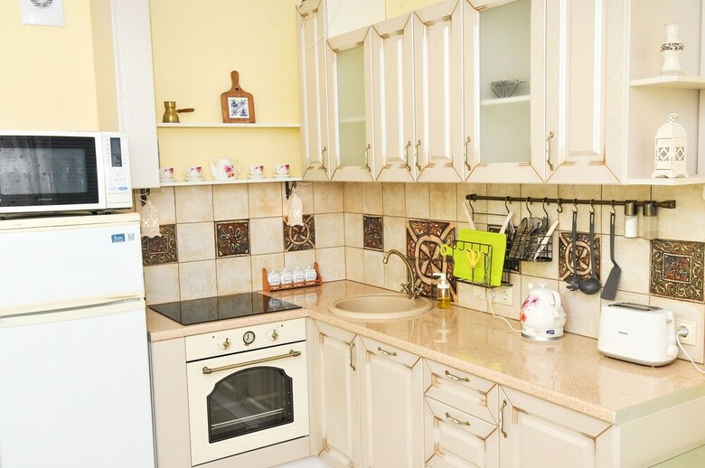 Aelita Apartment With Port View