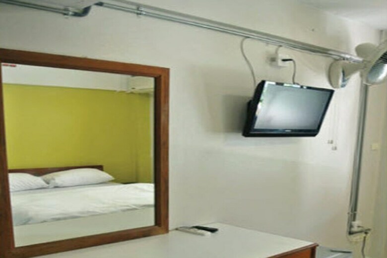 Hostal Deejai Chiang Mai Backpackers - Adults Only