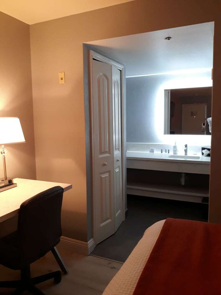 Hotel Best Western Plus Continental Inn & Suites