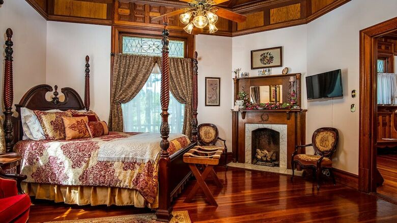 Hogan House At Rose Hill Bed And Breakfast