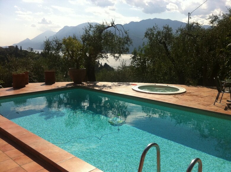 Apartamento Villa With Pool And Beautiful Lake View