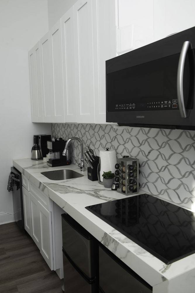 Villa 4 Br -famous Landmark Next To Bourbon St