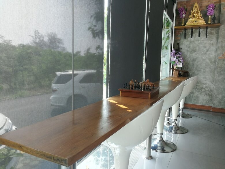 Hotel Narai Iyara Palace Lopburi
