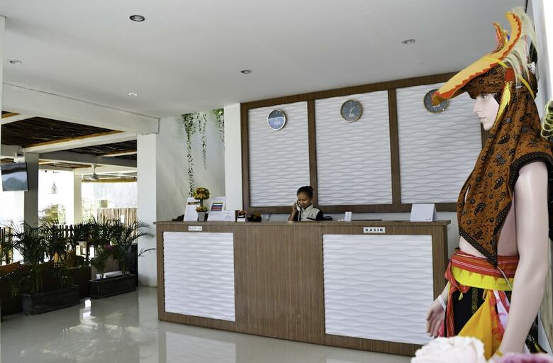 Bed & Breakfast La Cecile Hotel And Cafe Komodo