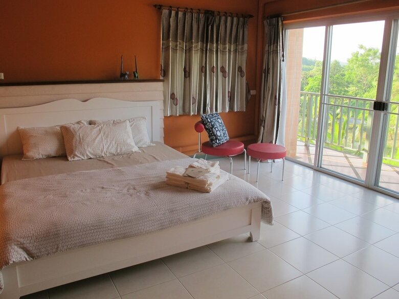 Hotel Onhill Village