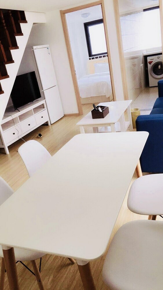 Apartments International Tomo