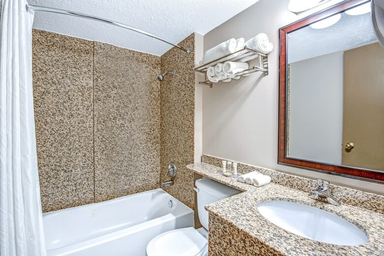 Hotel Red Maple Inn And Suites