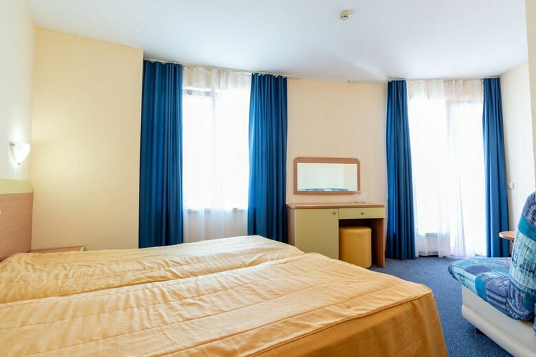 Family Hotel Sunday