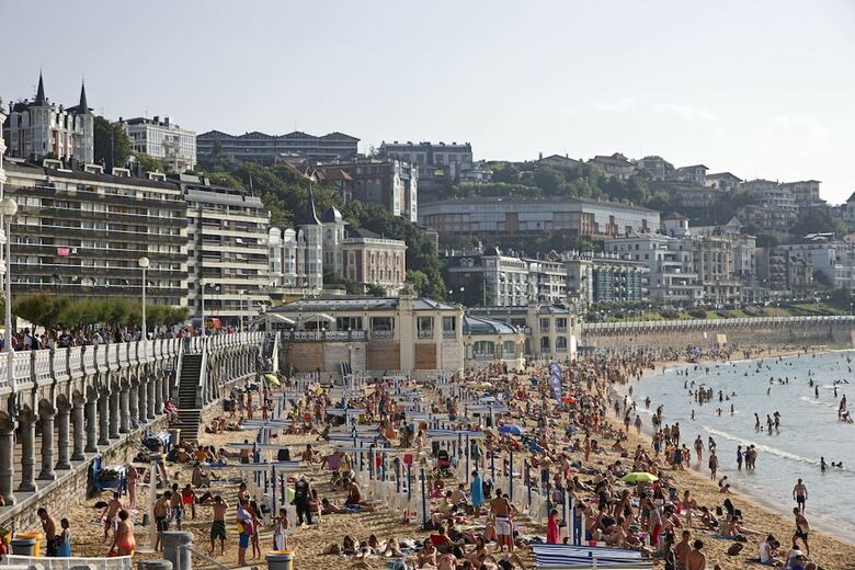 Playa de La Concha 5 Apartment By Feelfree Rentals